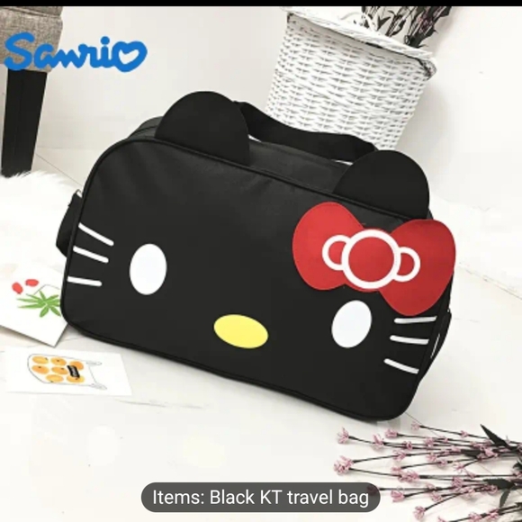 Sanrio Hello Kitty Travel bag. Color: black - Picture 5 of 5